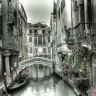 Venedig kanal og gondol i Retro farver - Køb fototapet i non-woven