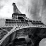 Eiffeltårnet i sort hvid - Køb flotte fototapeter her!