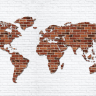 Hvid murstensvæg med verdenskortet 416cm. bred - Køb flotte fototapeter her!